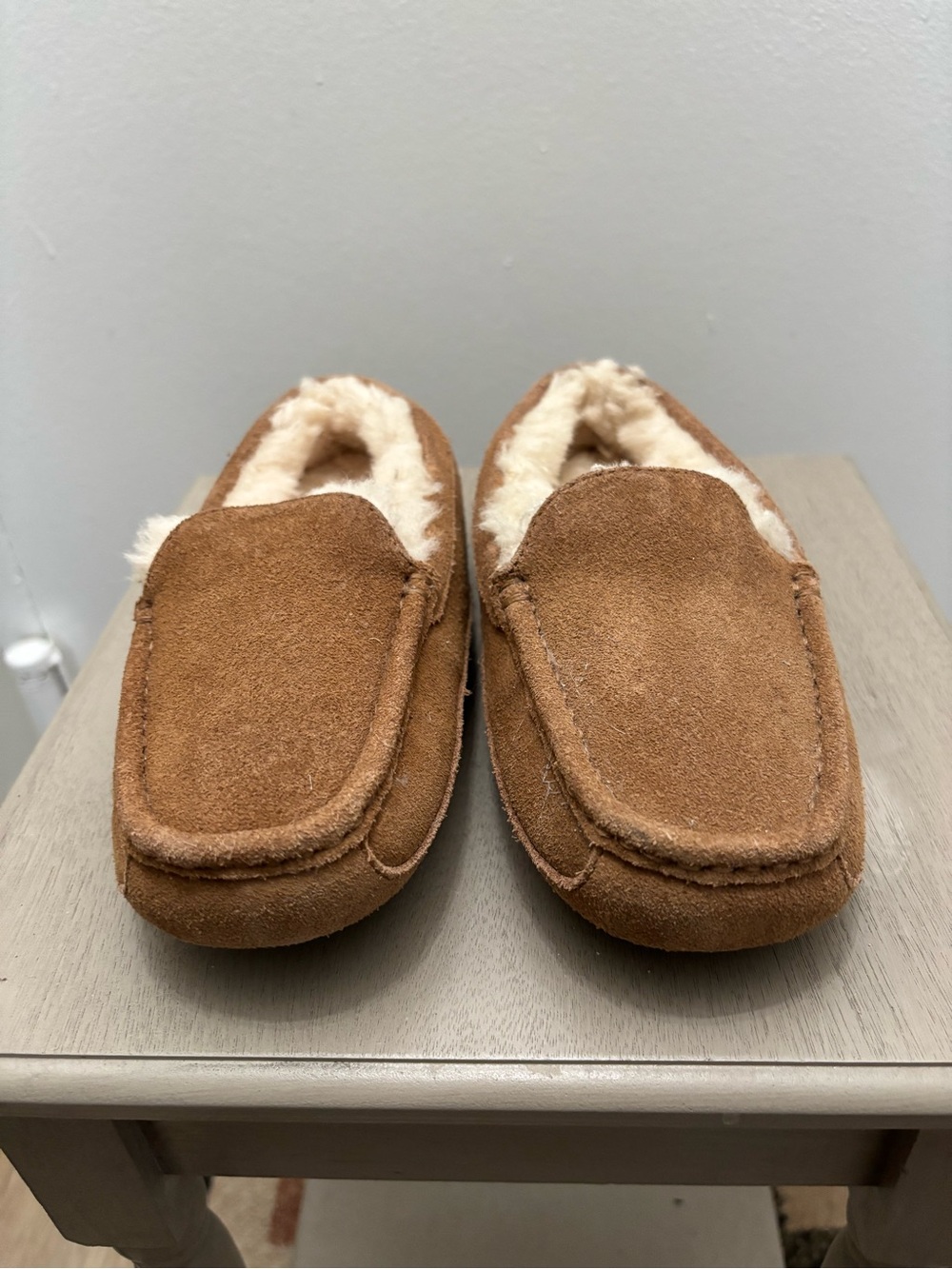 Ugg women’s Ascot size 3